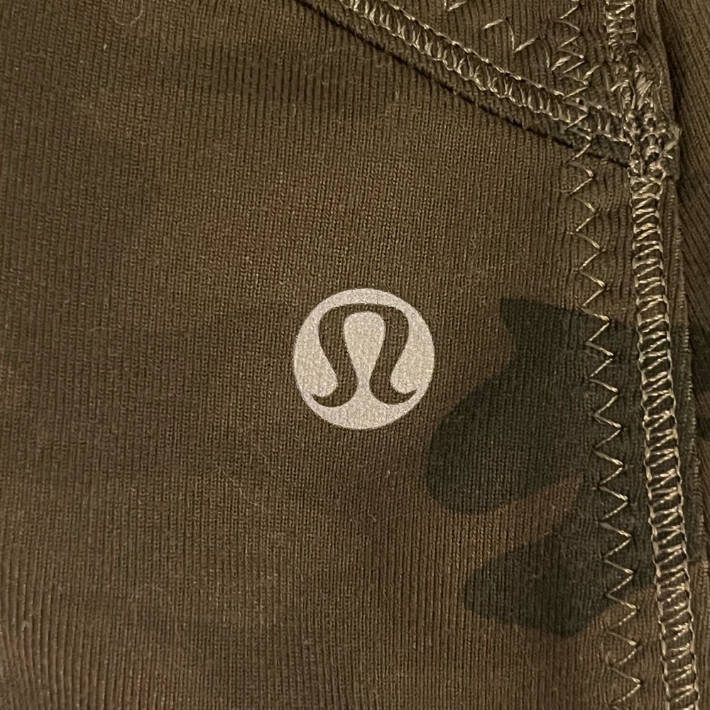 LULULEMON Camo‎ Forme Jacket - Picture 3 of 4